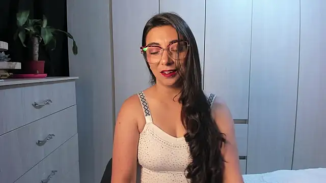 Snapshot of Karla_hernandez_ chatting on 05/27/26, 10:45 Karla hernandez online show from 05/27/26, 10:45