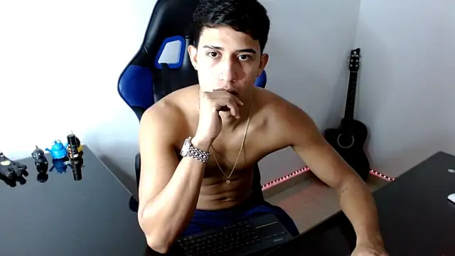 Snapshot of Juan_da01 chatting on 12/15/24, 03:13 Juan da01 online show from 12/15/24, 03:13