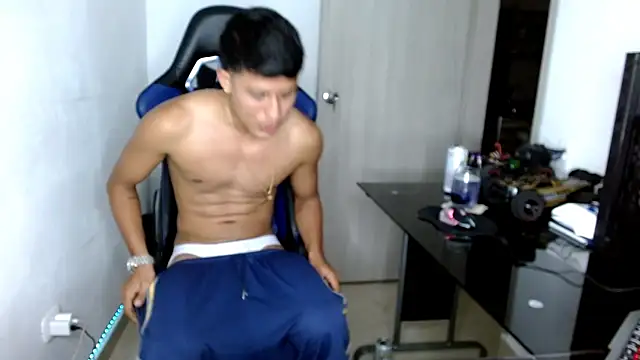 Snapshot of Juan_da01 chatting on 02/26/25, 01:21 Juan da01 online show from 02/26/25, 01:21