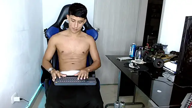 Snapshot of Juan_da01 chatting on 02/27/25, 12:32 Juan da01 online show from 02/27/25, 12:32