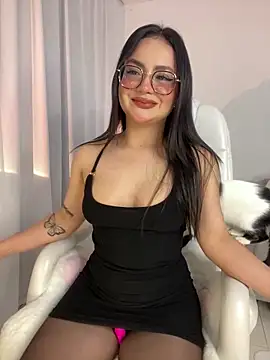 Snapshot of montmariana chatting on 02/26/25, 12:05 montmariana online show from 02/26/25, 12:05