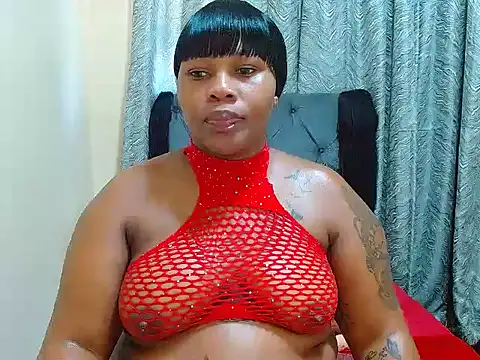 Snapshot of curvycloe1 chatting on 12/21/24, 05:36 curvycloe1 online show from 12/21/24, 05:36