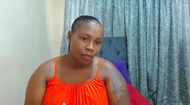 Snapshot of curvycloe1 chatting on 01/17/25, 02:07 curvycloe1 online show from 01/17/25, 02:07