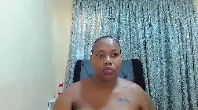 Snapshot of curvycloe1 chatting on 01/19/25, 05:15 curvycloe1 online show from 01/19/25, 05:15