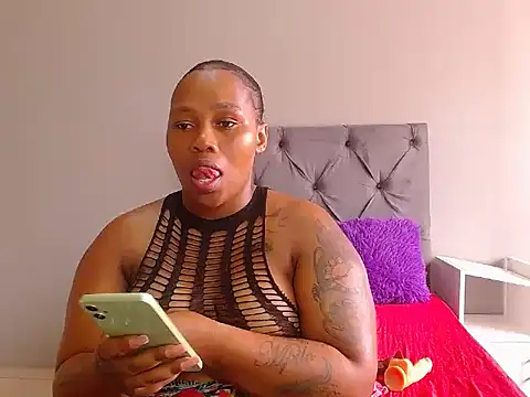 Snapshot of curvycloe1 chatting on 02/10/25, 10:09 curvycloe1 online show from 02/10/25, 10:09