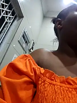 Snapshot of curvycloe1 chatting on 02/16/25, 07:38 curvycloe1 online show from 02/16/25, 07:38