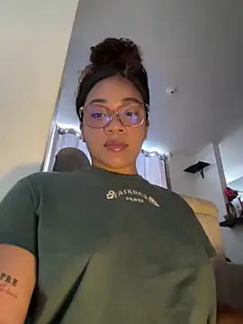 ashley Tompson1 online show from 04/20/26, 08:21