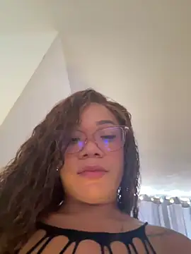 Snapshot of ashley_Tompson1 chatting on 05/22/26, 12:22 ashley Tompson1 online show from 05/22/26, 12:22