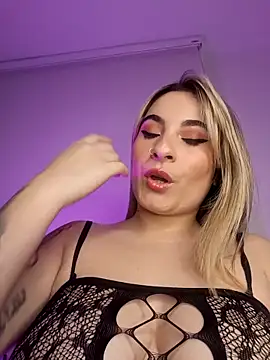 Snapshot of Rouse_A01 chatting on 09/19/25, 12:12 Rouse A01 online show from 09/19/25, 12:12