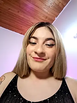 Snapshot of Rouse_A01 chatting on 10/30/25, 10:43 Rouse A01 online show from 10/30/25, 10:43