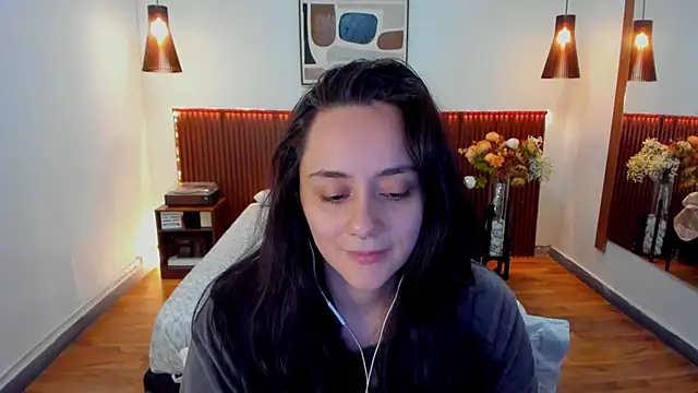 Snapshot of KatherineBond chatting on 05/27/26, 07:11 KatherineBond online show from 05/27/26, 07:11