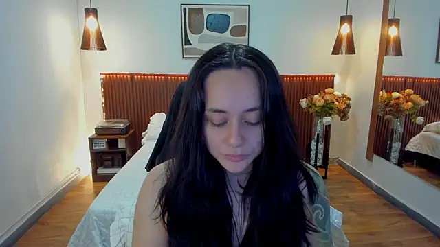 Snapshot of KatherineBond chatting on 06/03/26, 06:13 KatherineBond online show from 06/03/26, 06:13