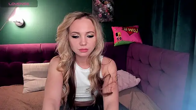 EvaMoran online show from 02/06/25, 05:03