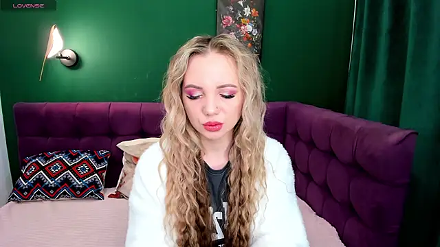 EvaMoran online show from 04/12/26, 01:43