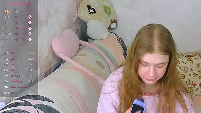 TrissMerigold9 online show from 12/18/25, 08:42