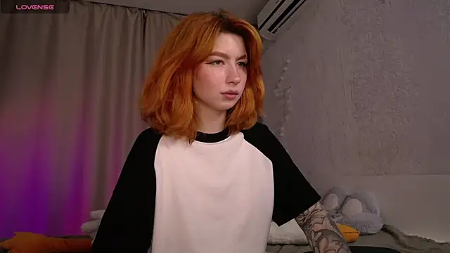 Snapshot of Evaa_Moonn_ chatting on 09/12/25, 05:29 Evaa Moonn  online show from 09/12/25, 05:29