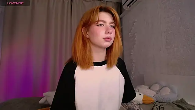 Snapshot of Evaa_Moonn_ chatting on 09/13/25, 11:04 Evaa Moonn  online show from 09/13/25, 11:04