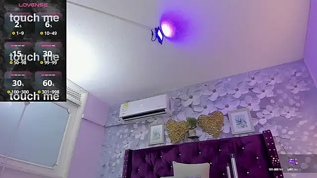 Danee 19  online show from 03/18/25, 11:30