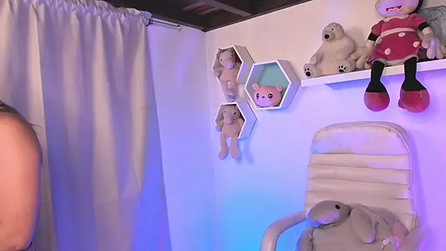 Snapshot of Nataliia_09 chatting on 01/03/25, 03:27 Nataliia 09 online show from 01/03/25, 03:27