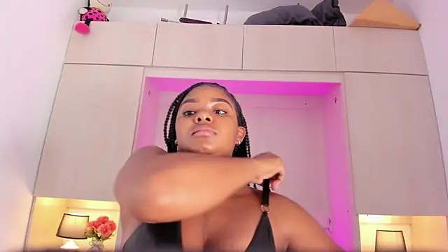 tamaraa smiith online show from 02/20/25, 06:24