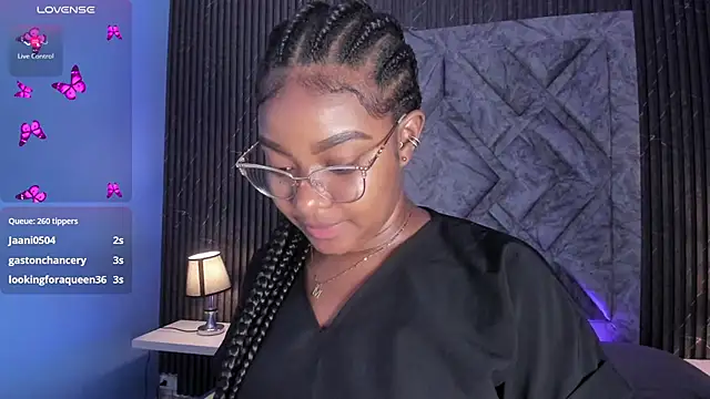 tamaraa smiith online show from 10/07/25, 07:44