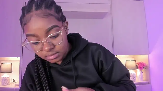 tamaraa smiith online show from 10/10/25, 07:46