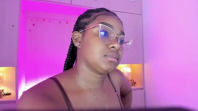 tamaraa smiith online show from 10/11/25, 07:34