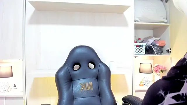 tamaraa smiith online show from 10/28/25, 07:49