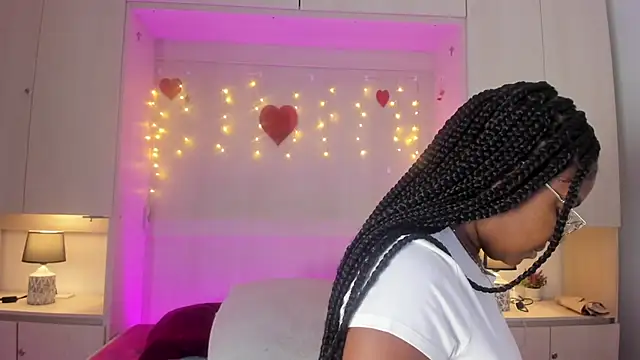 tamaraa smiith online show from 03/06/26, 07:43