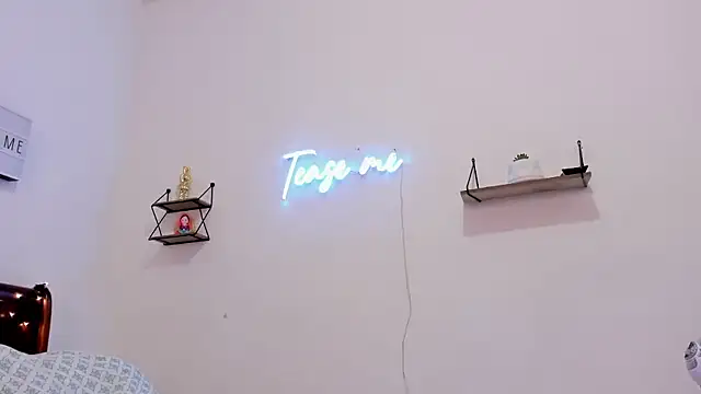 Manuela monroe online show from 01/10/26, 03:19