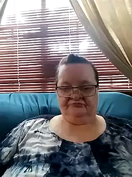 Bayou Woman68 online show from 11/15/25, 07:54