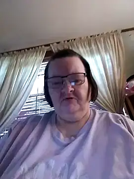 Snapshot of Bayou_Woman68 chatting on 05/05/26, 03:31 Bayou Woman68 online show from 05/05/26, 03:31