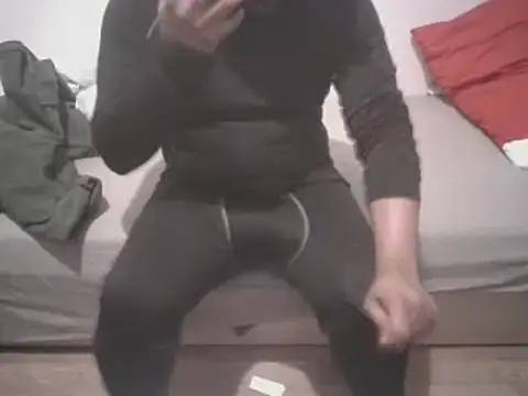 Snapshot of Indianluckyboytits chatting on 12/29/24, 11:29 Indianluckyboytits online show from 12/29/24, 11:29