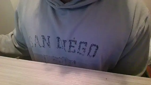 Snapshot of Indianluckyboytits chatting on 09/18/25, 12:23 Indianluckyboytits online show from 09/18/25, 12:23