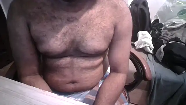 Snapshot of Indianluckyboytits chatting on 03/30/26, 02:29 Indianluckyboytits online show from 03/30/26, 02:29