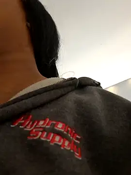 Adelehottman online show from 10/15/25, 12:05