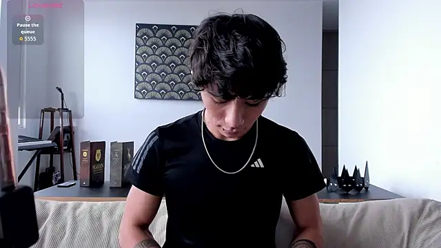 im  thomass online show from 11/28/25, 08:33