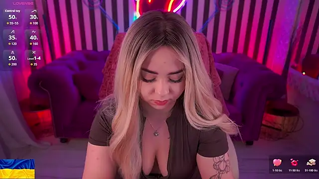 SusieWood online show from 04/24/26, 08:22