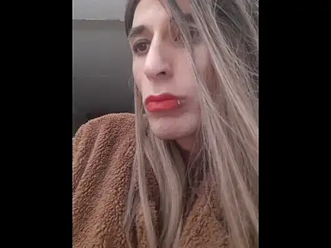 Snapshot of VanillaSeXy chatting on 10/19/25, 09:10 VanillaSeXy online show from 10/19/25, 09:10