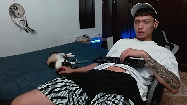 aaron blug online show from 12/20/25, 12:18