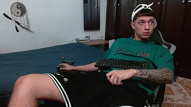 aaron blug online show from 01/19/26, 04:33