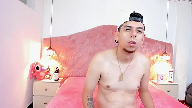 Derek and Skarlet online show from 02/09/26, 03:27