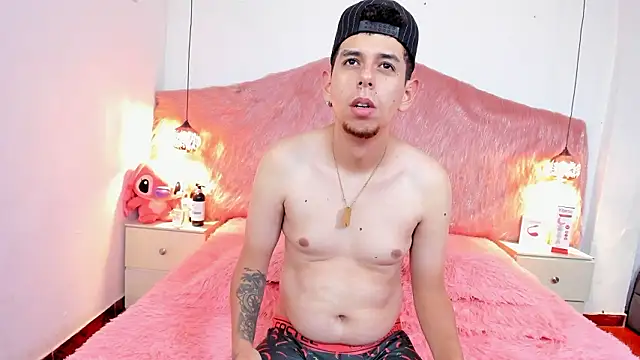 Derek and Skarlet online show from 02/18/26, 09:49