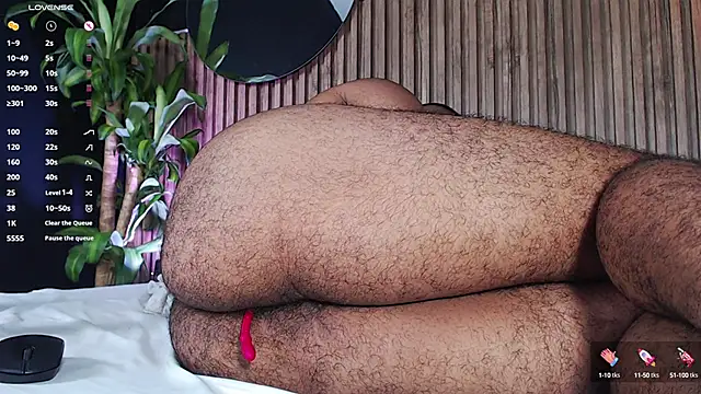 Snapshot of DilanJonnes_ chatting on 12/05/24, 04:01 DilanJonnes  online show from 12/05/24, 04:01