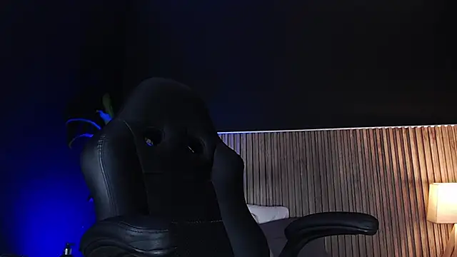 Snapshot of DilanJonnes_ chatting on 02/04/25, 10:02 DilanJonnes  online show from 02/04/25, 10:02