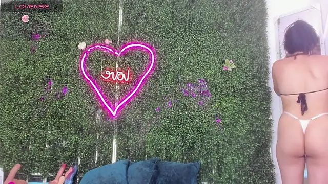 emy 0 online show from 02/09/26, 07:40