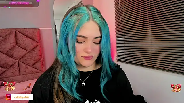 Snapshot of cattaleya___ chatting on 12/13/24, 03:16 cattaleya    online show from 12/13/24, 03:16