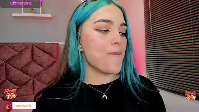 Snapshot of cattaleya___ chatting on 12/13/24, 06:21 cattaleya    online show from 12/13/24, 06:21