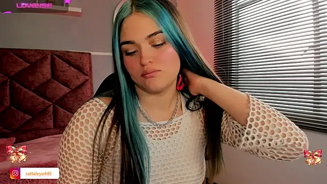 Snapshot of cattaleya___ chatting on 12/16/24, 08:48 cattaleya    online show from 12/16/24, 08:48