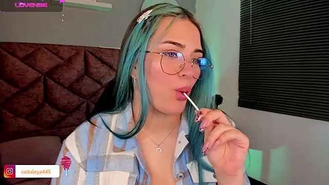 Snapshot of cattaleya___ chatting on 01/10/25, 03:07 cattaleya    online show from 01/10/25, 03:07